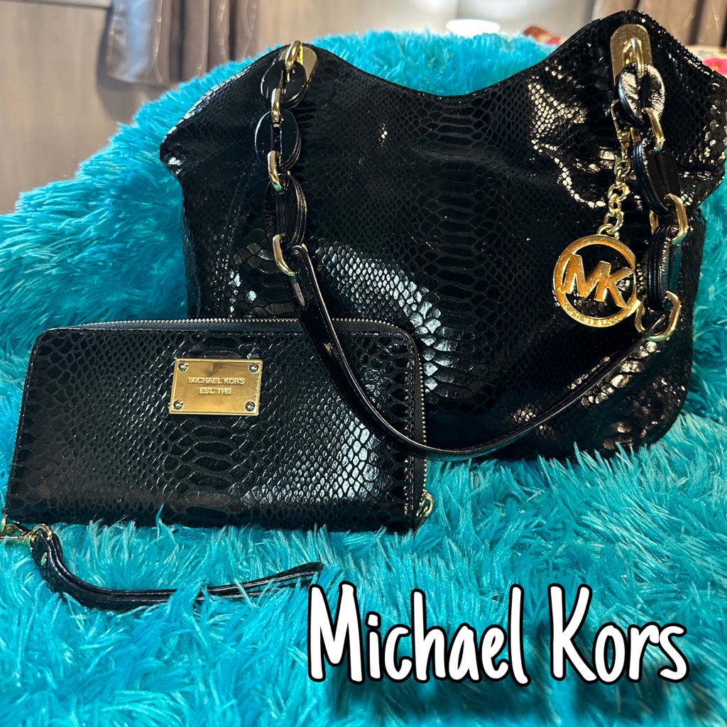Michael Kors Exotic Shoulder Bag W/Wallet No Trades